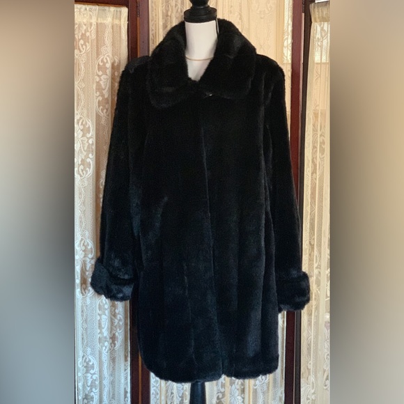 dennis basso Jackets & Blazers - DENNIS BASSO FULLY LINED BLACK FAUX FUR COAT - SZ LARGE